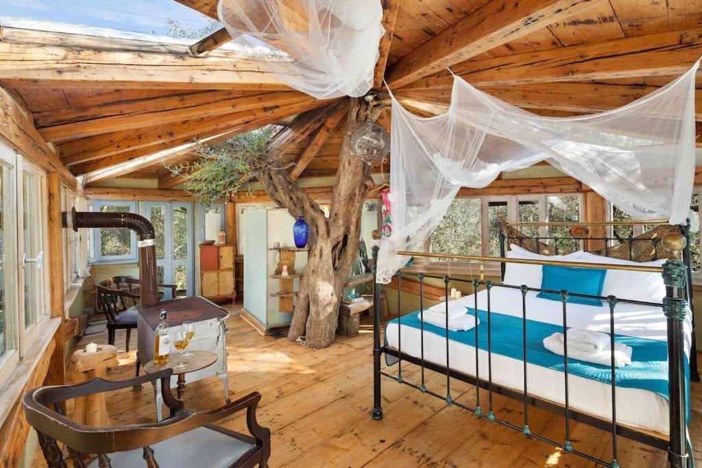 הוילה Paramonas  Margaritis'S Treehouse מראה חיצוני תמונה