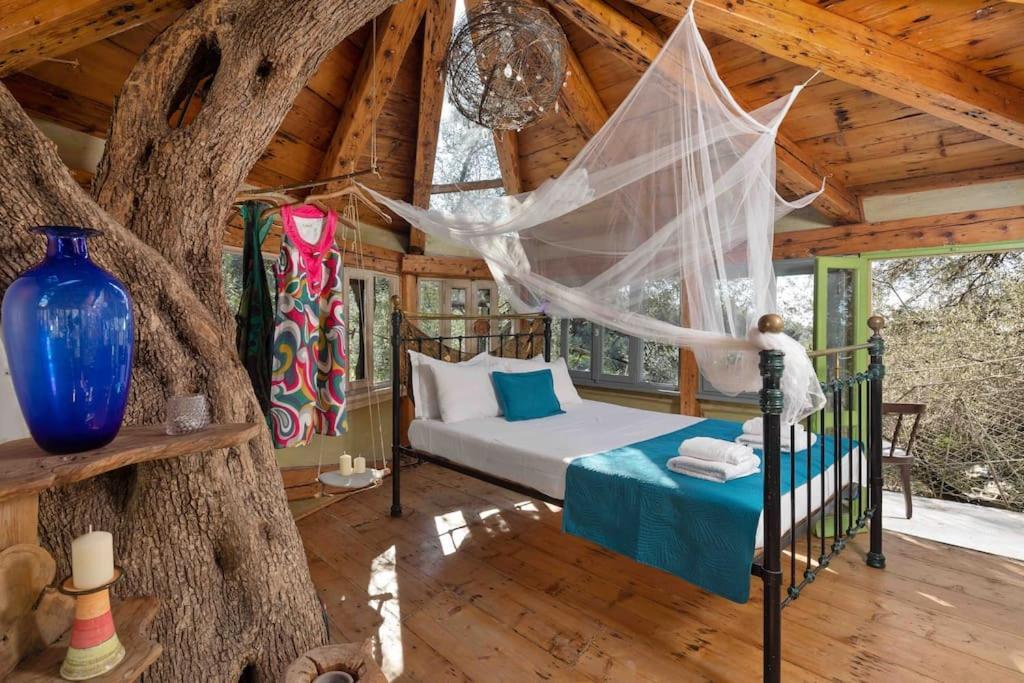 הוילה Paramonas  Margaritis'S Treehouse מראה חיצוני תמונה